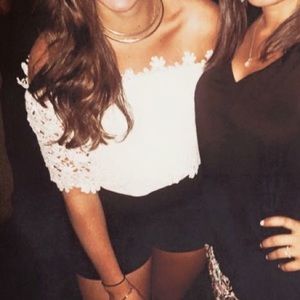 White flower top lace shirt